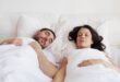 خوابیدن در کنار همسر و عشق زندگی چه فوایدی دارد؟