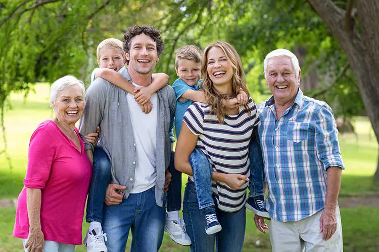 ۱۳ راهکار کلیدی برای داشتن خانواده&zwnj;ای شاد و صمیمی